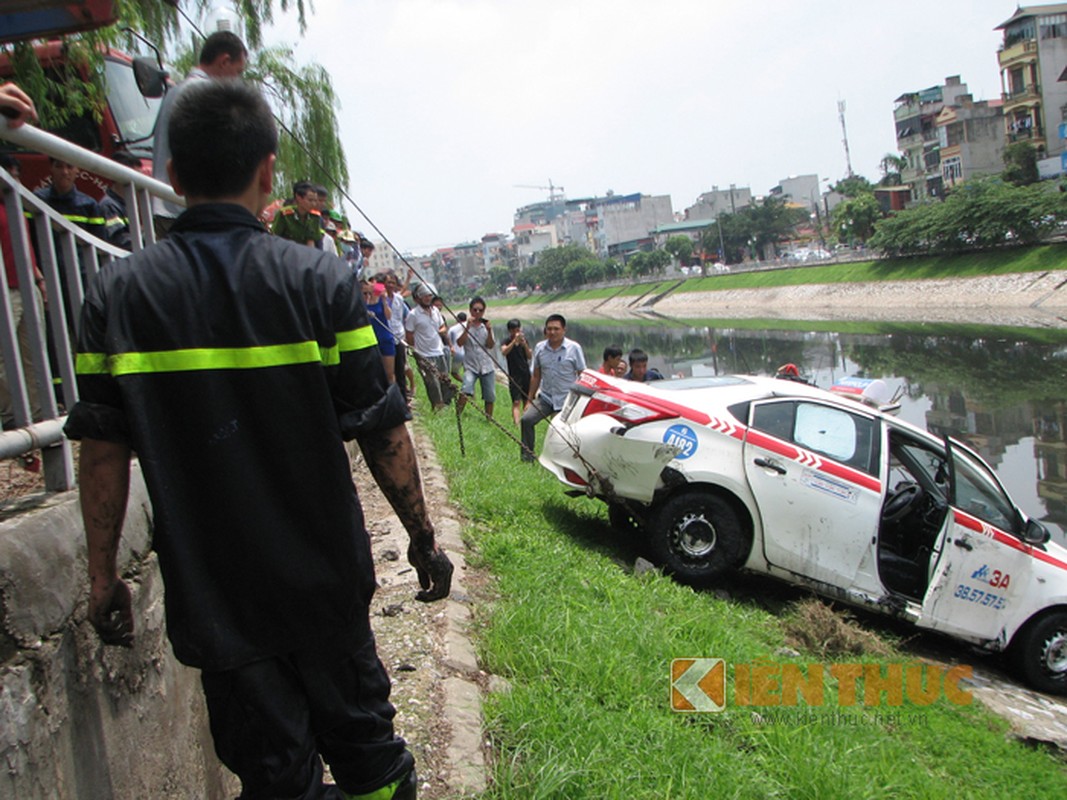 Taxi Group lao thang xuong song To Lich roi chim nghim-Hinh-11